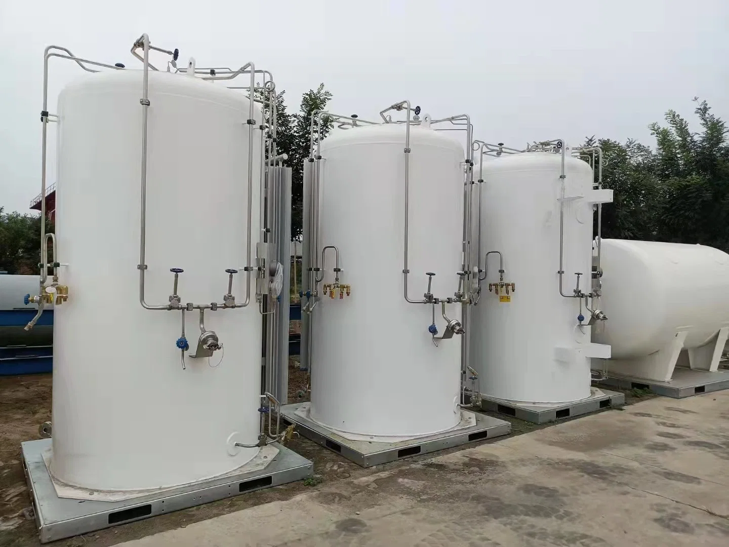 Oxygen Generator for Water Treatment and Gas Denitrification