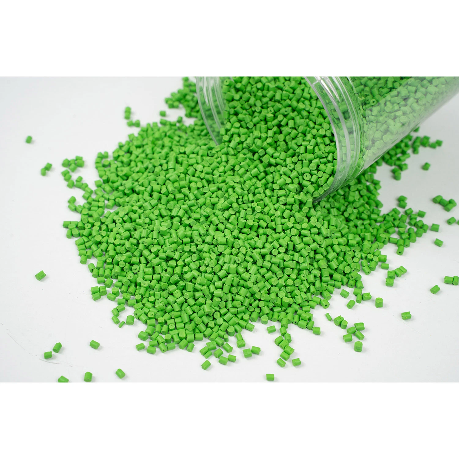 Manufacturers Directly Supply Customized PP/PE/PS/PA/Pet/ABS Masterbatch Particles for Plastic Products.