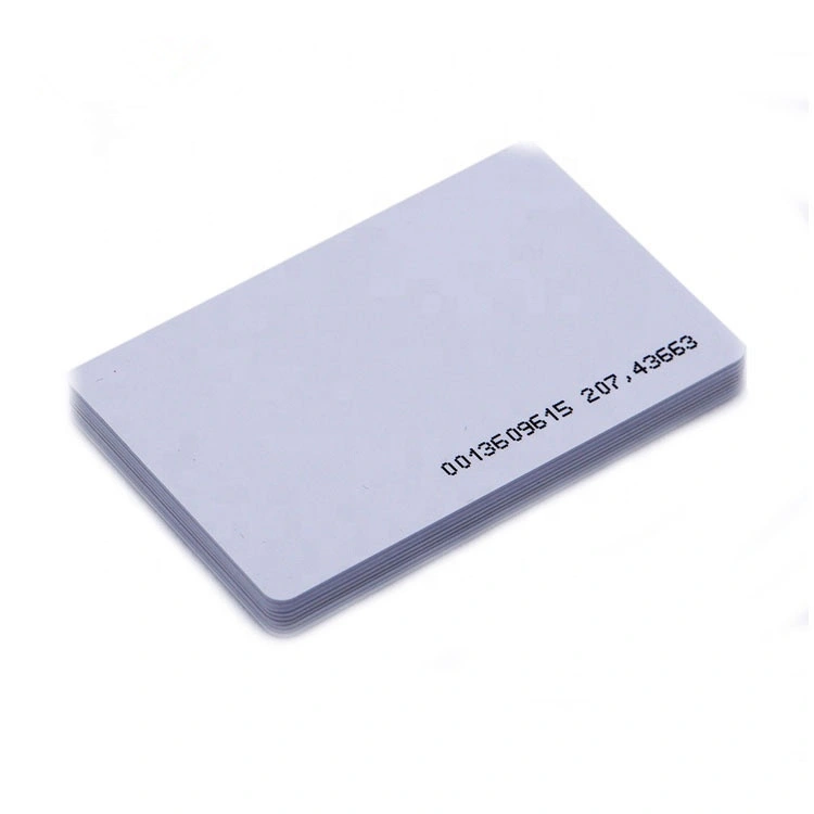 Cartão de plástico em branco RFID UHF com intervalo de leitura longo de 1 a 10 m.