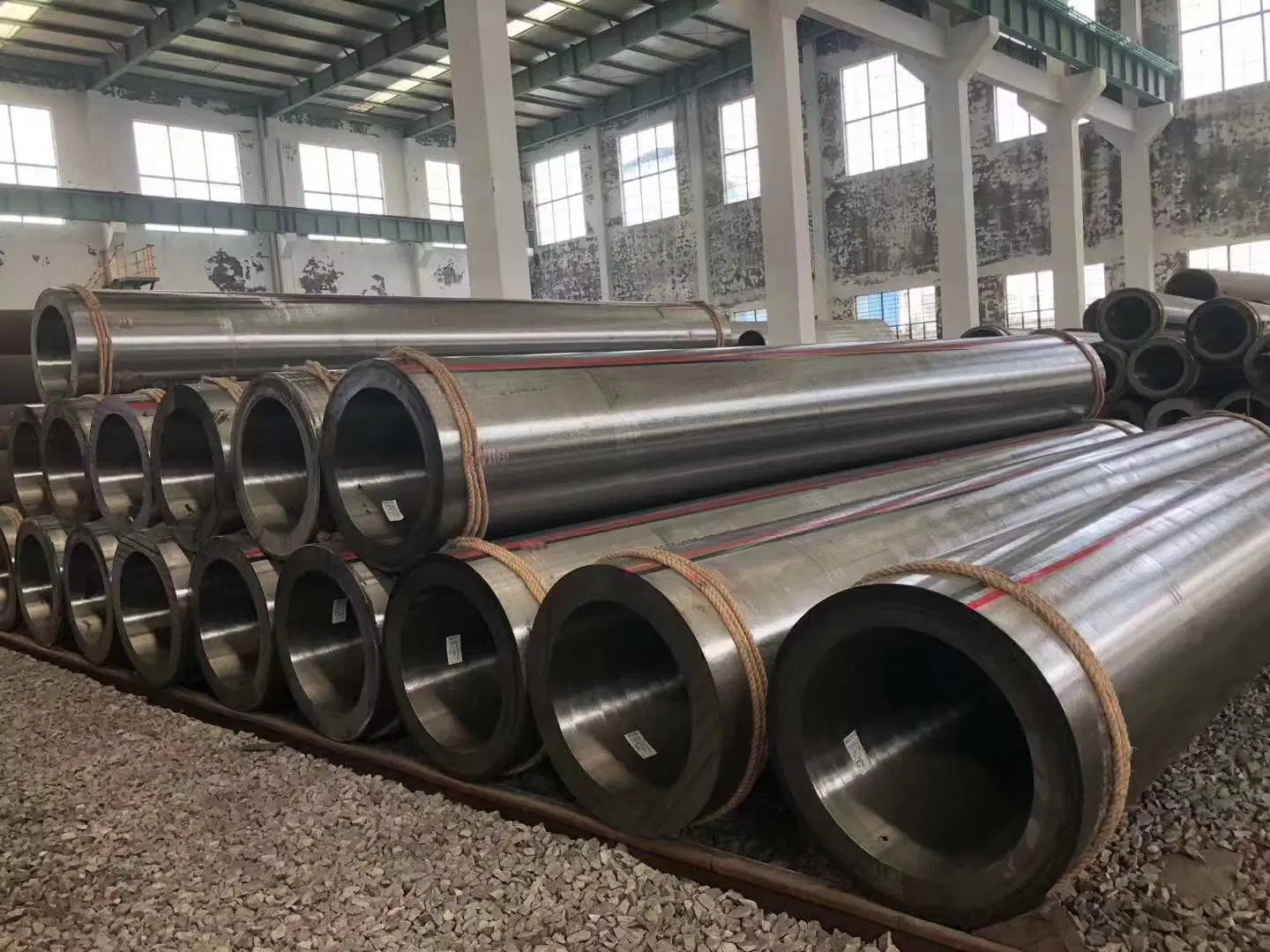 Free Sample Customized High Quality Alloy Steel Pipe/A213 T2 Alloy Steel Pipe for Manufacture Machine Parts China Made