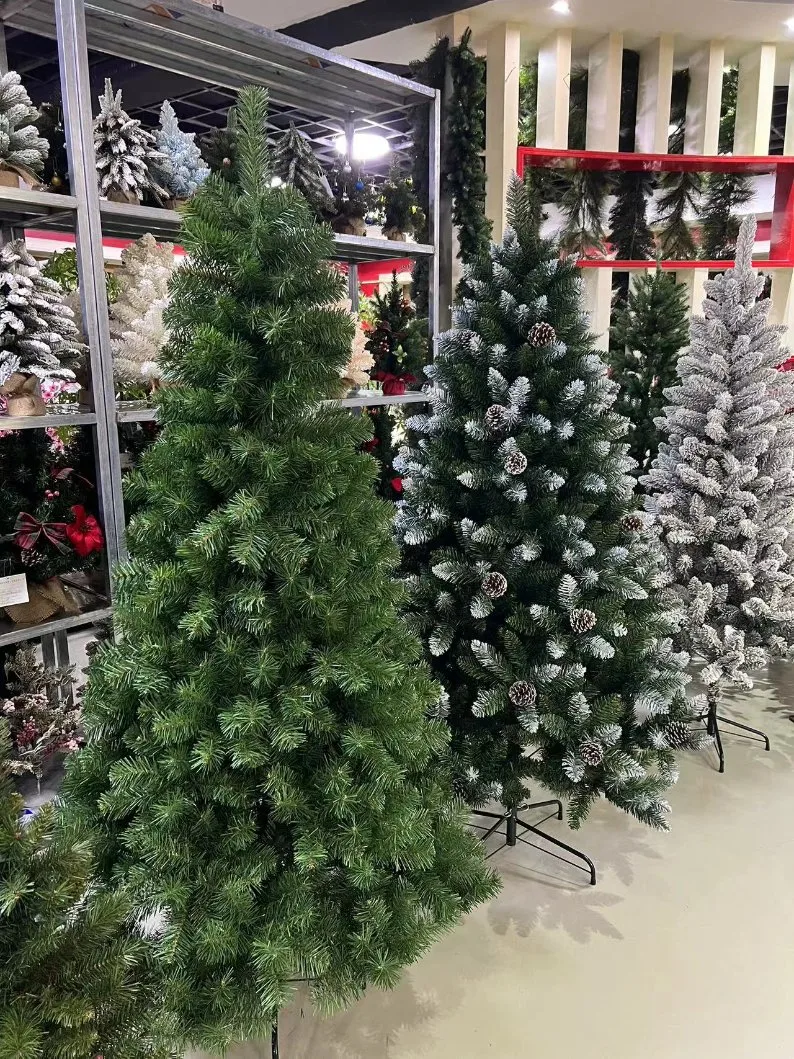 O PVC Artificial personalizada de fábrica OEM de plástico de árvore de Natal Árvore de Natal Árvore Dom verde LED da bateria PE Artificial Exterior Fabricante de árvore de Natal na China