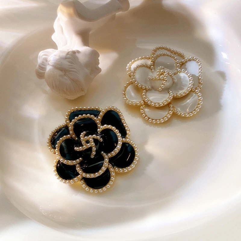 Fashion Retro Small Fragrance Style Three-Dimensional Pearl Camellia Brooch Jewelry