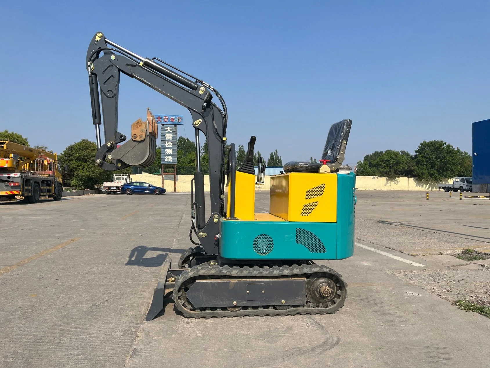 China 1 Ton Portable Mini Excavator Super Mini Digger