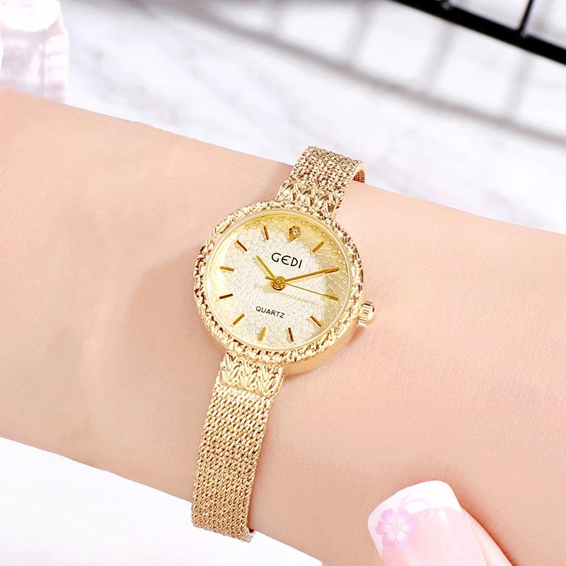 Reloj de Mujer de Moda con Banda de Acero Incrustada de Diamantes, Elegante y Resistente al Agua.