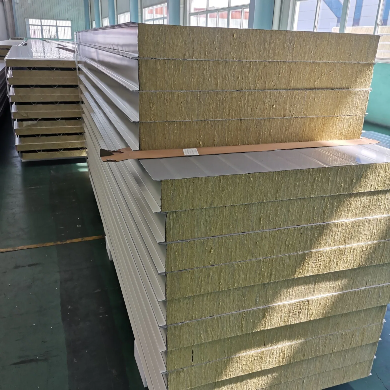 50kgs/M3 Density Recycling Lightweight Rock Mineral Wool Sandwich Board Panels for External Wall