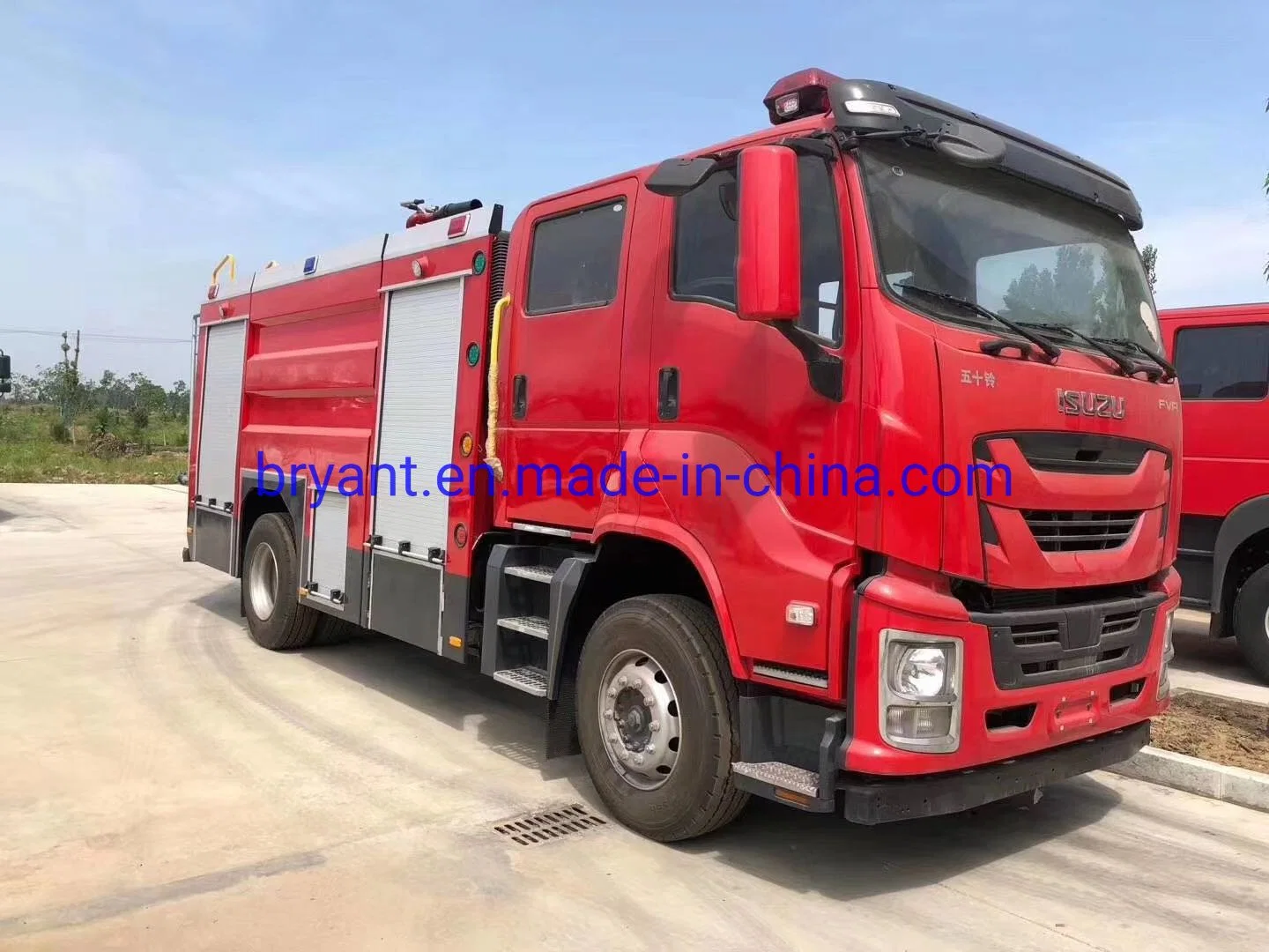 Isuzu Giga camión de bomberos con depósito de agua de 8 Ton.