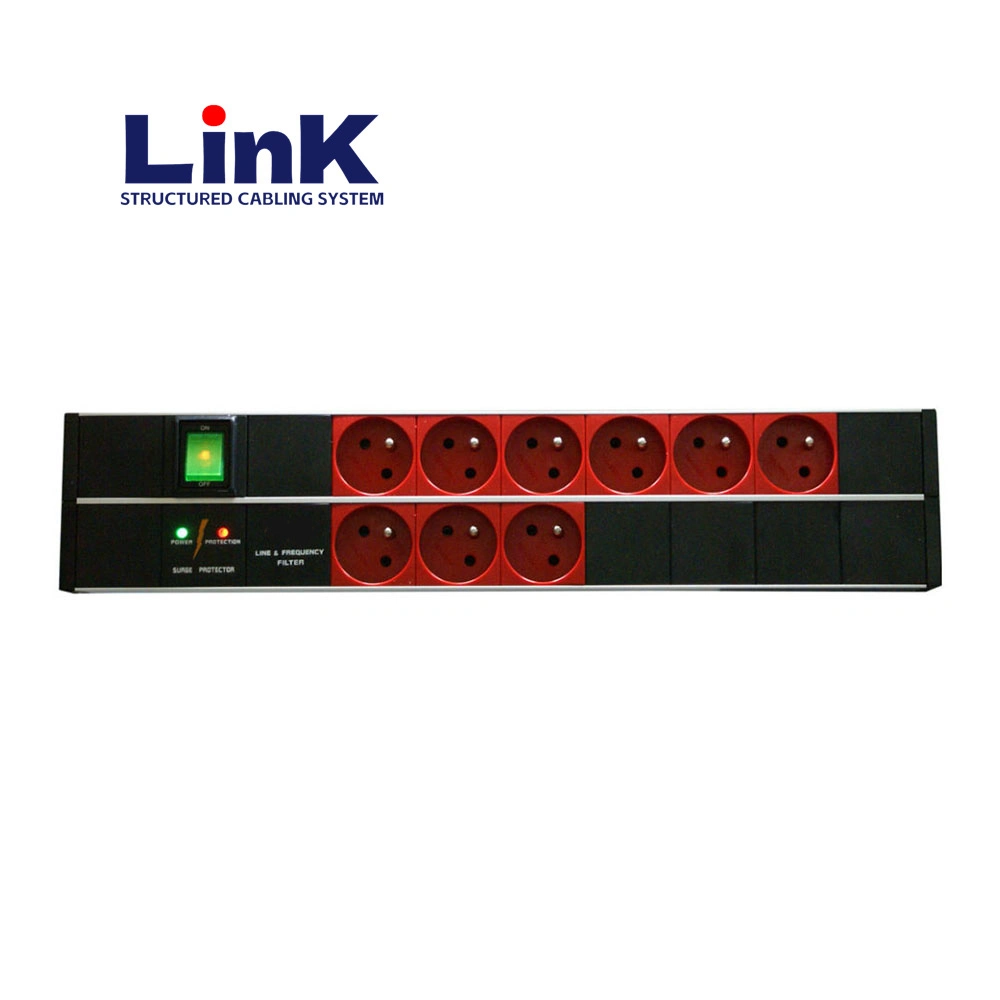 La PDU Rack-Mountable vertical con protección contra sobrevoltaje e indicadores LED de estado