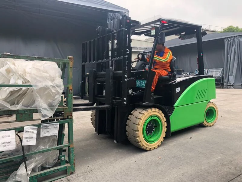 1.5ton Logistics Engineering Professional 3 Wheel Electric Forklift