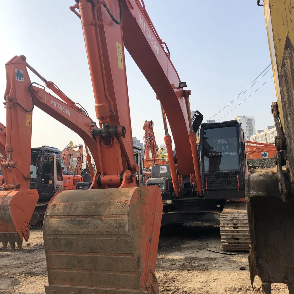 Gebrauchte Baumaschinen Hydraulikbagger Hitachi ZX200 zum Verkauf