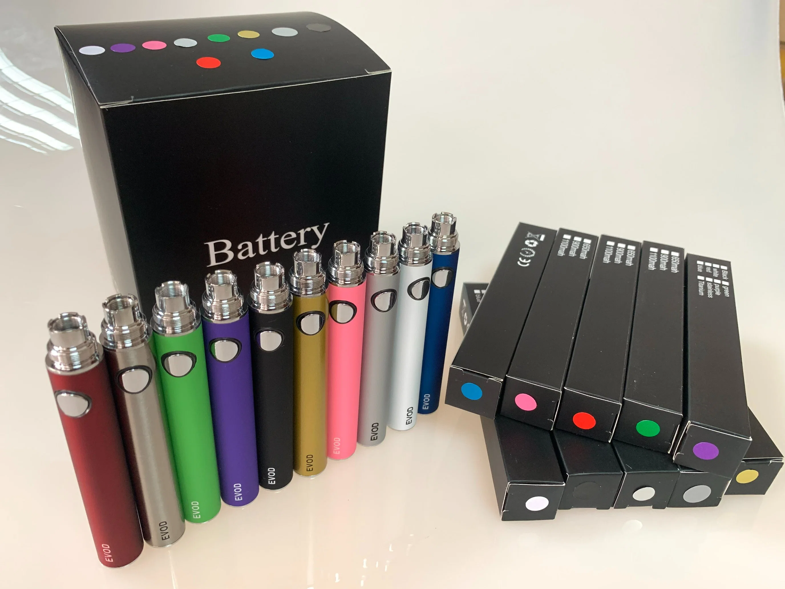 Wholesale/Supplier 3000 Puff Disposable/Chargeable Vape with OEM Brand Evod Battery