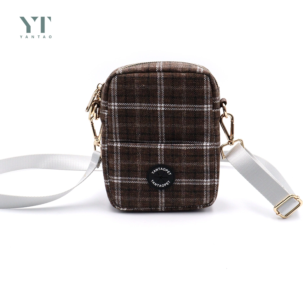 Hot Selling Pet Products Luxury Brown Plaid Design Pet Walking Bags Cotton Plaid Pet Poop Bags Custom Logo Pet Carrier