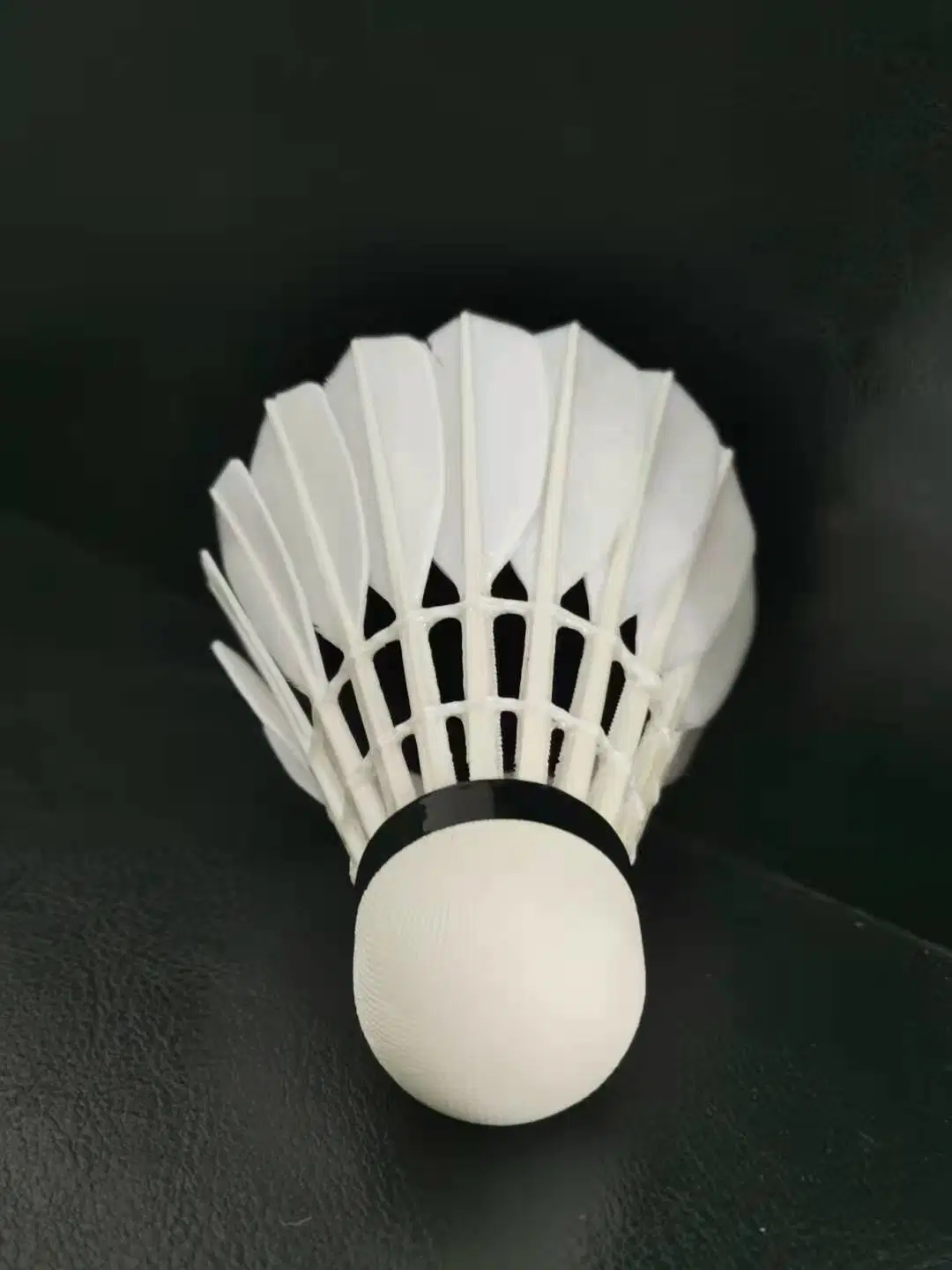 Cheap Wholesale/Supplier Sporting Goods White Feather Badminton Shuttlecocks Lingmei 60 for Tournament