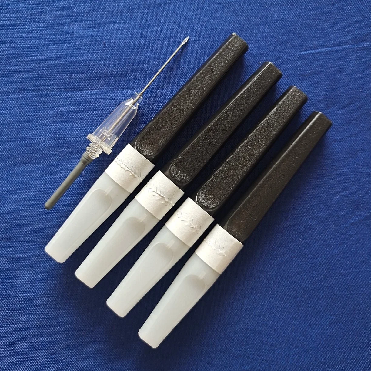 Leading Manufacturer of Multi-Sample Vacuum Blood Collection Needle Sterile, Pen Type Match with Needle Holder and Blood Collection Tube for Blood Sample