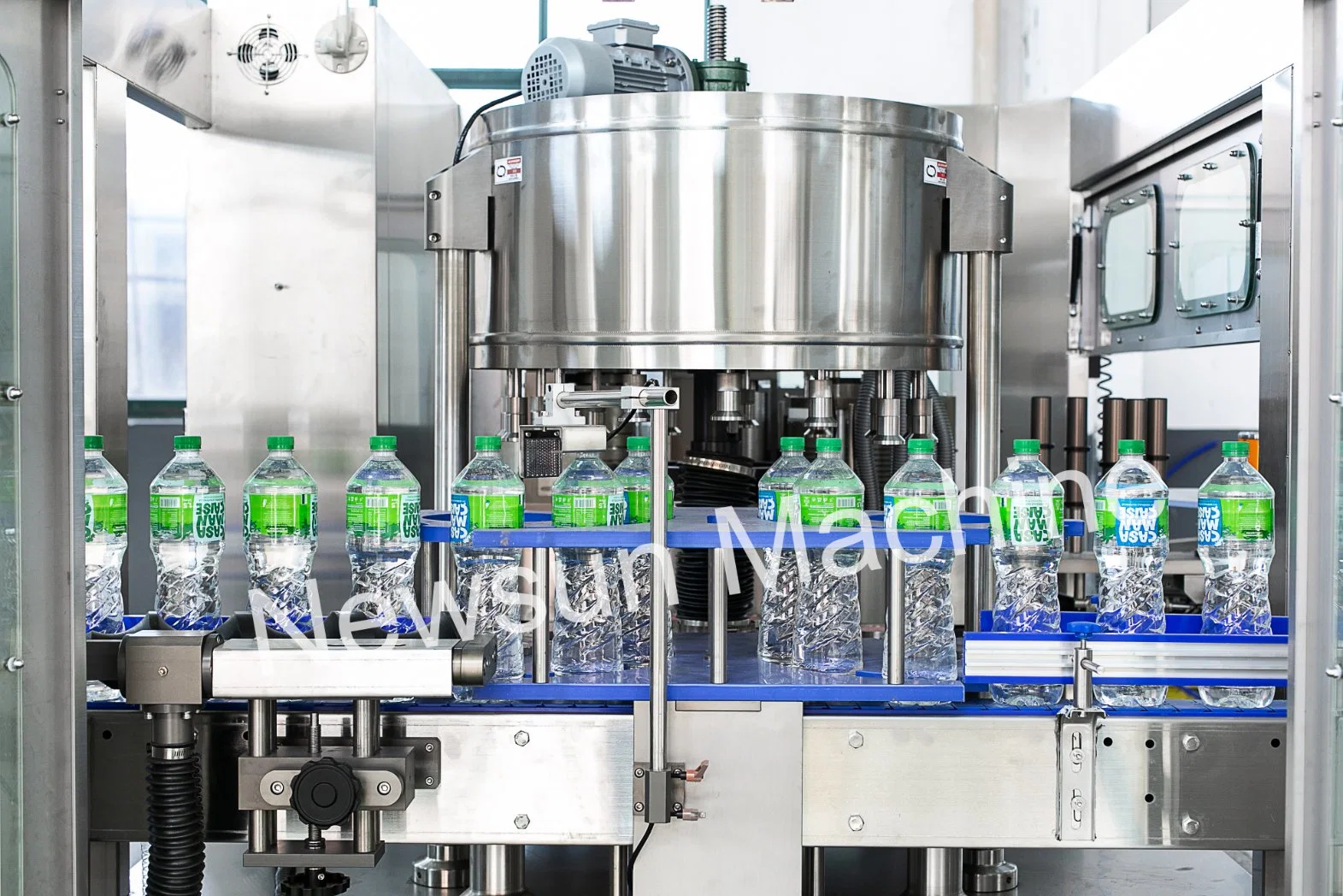 Liquid Flow Automatische Pet Glass Flasche Wasser Waschen Füllung Verschließen Anlage Verpackung Verpackung 3 in 1 Abfüllung Versiegelung Etikettiermaschine Preis Für Verpackungsmaschinen