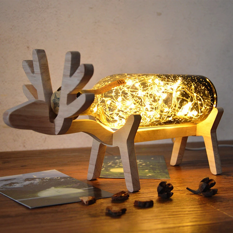 Lámpara decorativa de escritorio con farolillo de madera tallada artificial