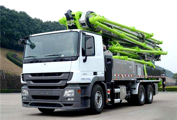 Venda a quente 43m Truck-Mounted Bomba de concreto com a lança 43X-5rz perfeitamente funcionou