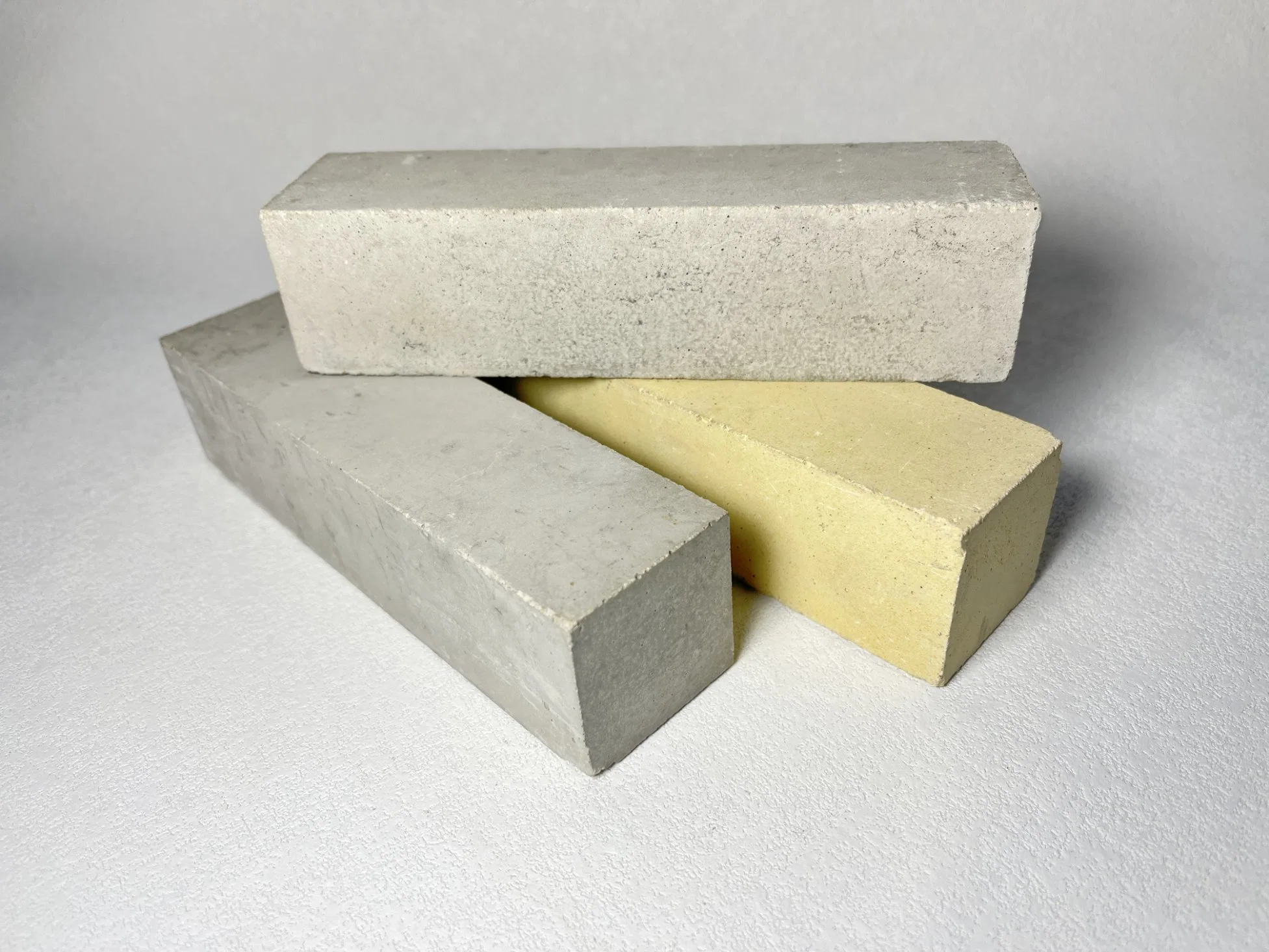 Greenergy Hitech Refractory Plastic Castable High Alumina Cementfor Ceramic Kiln