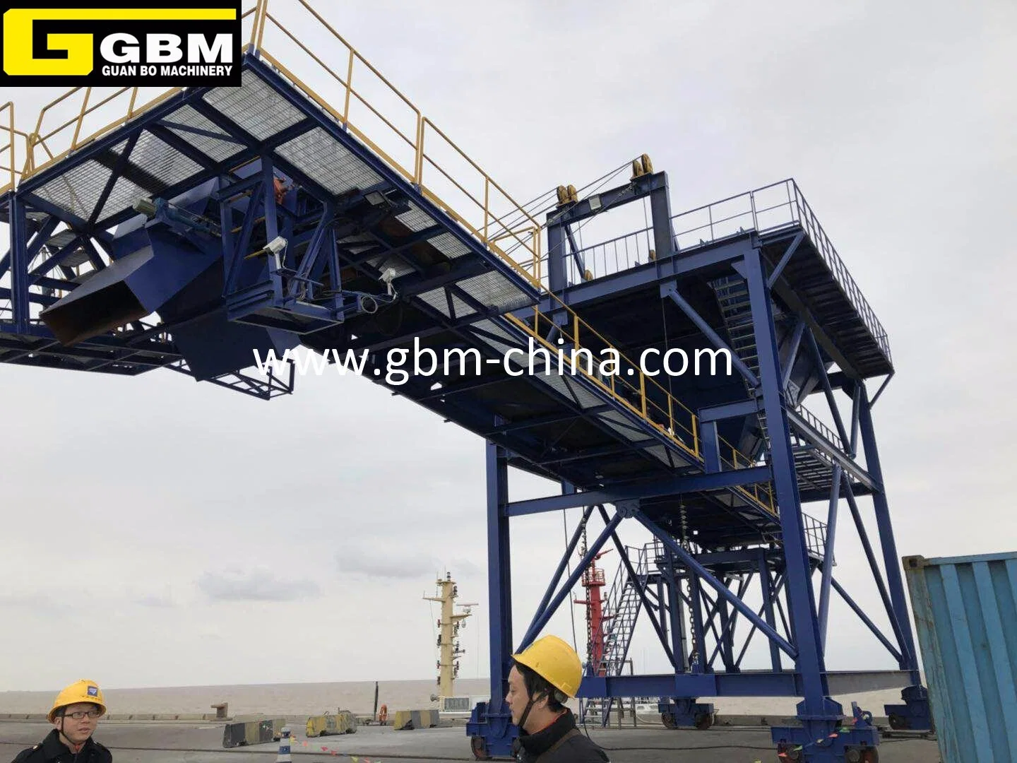 Bulk Cargo Hopper Eco Hpper on Port for Cement Clinker