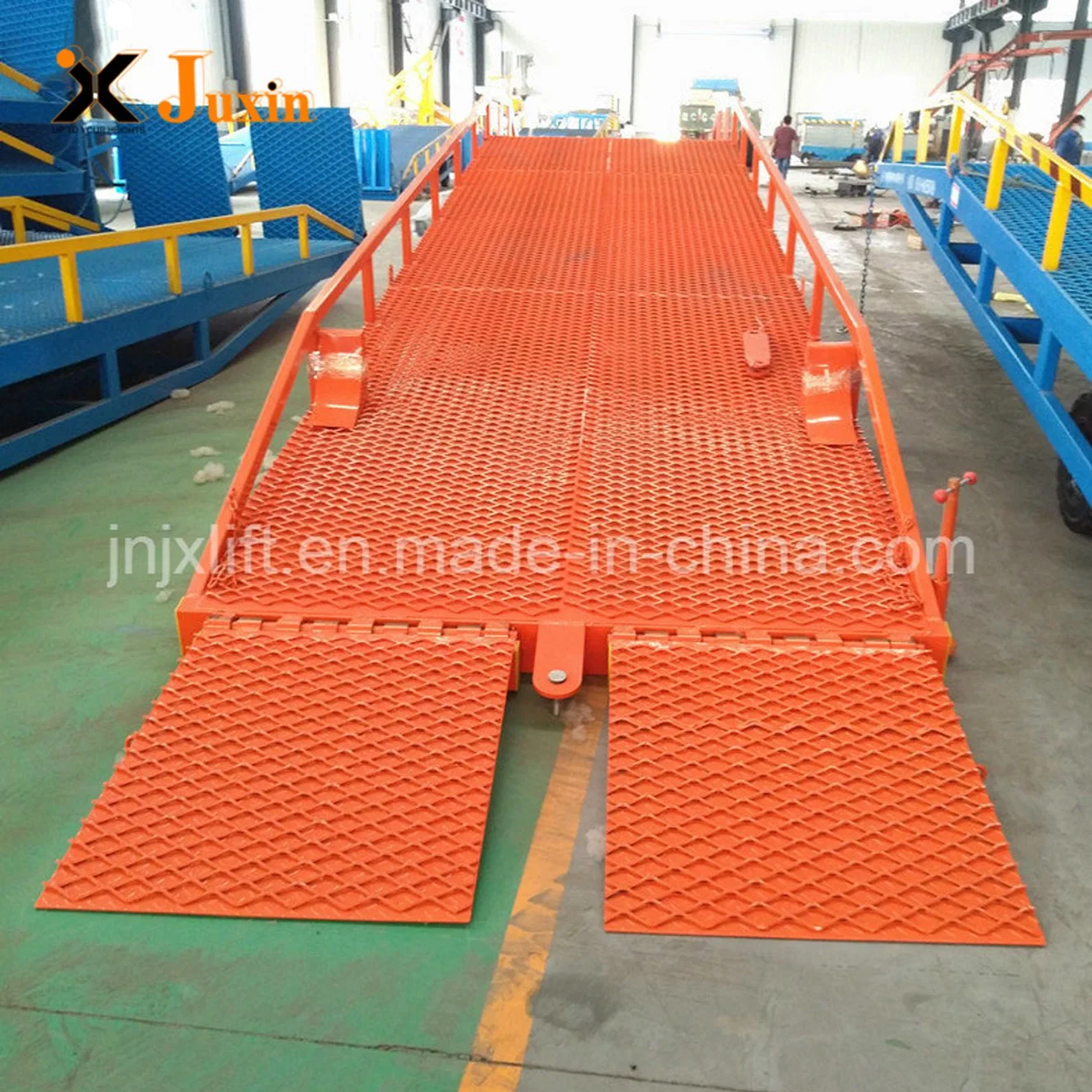 2000*2500*600mm 6ton-15ton Hydraulic Dock Leveler Loading Bay Equipment