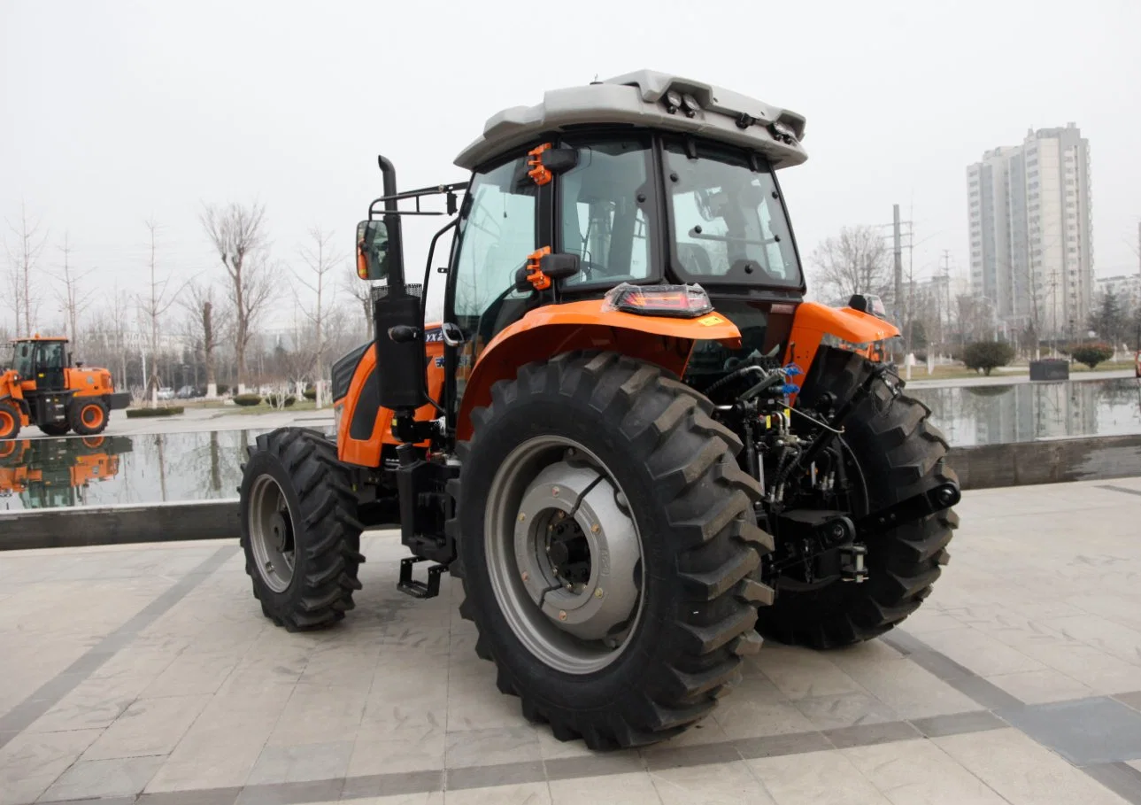 Estandarte vender equipamento agrícola 210HP trator fabricado na China