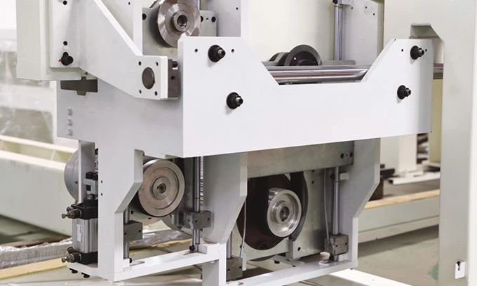 Foshan MDF Junta de máquina de corte Panel de sierra de madera automática para Venta