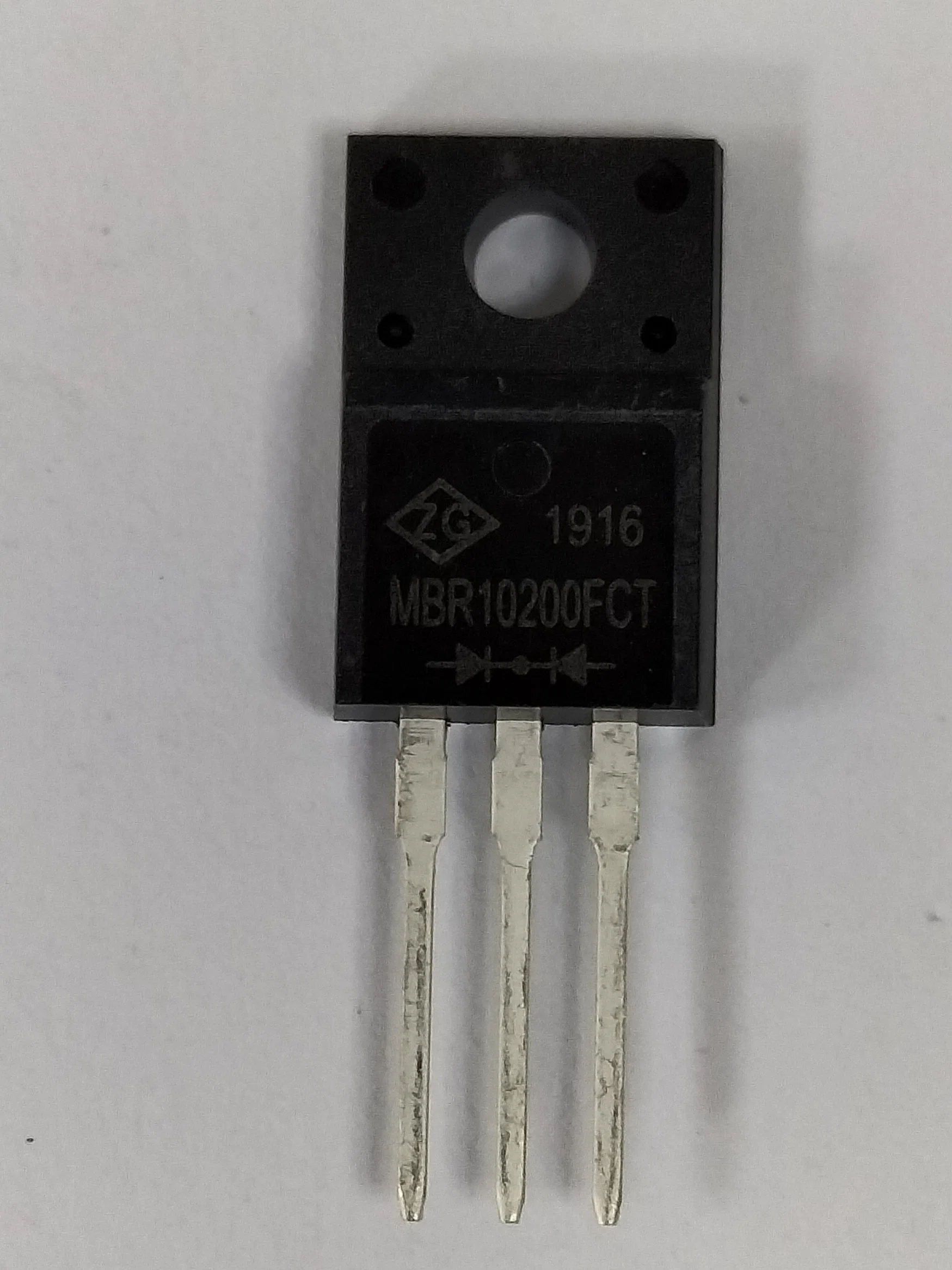 Zg Murf1040CT Super Fast Recovery Silicon Diode Rectifier Reverse Voltage 50 Volts 600