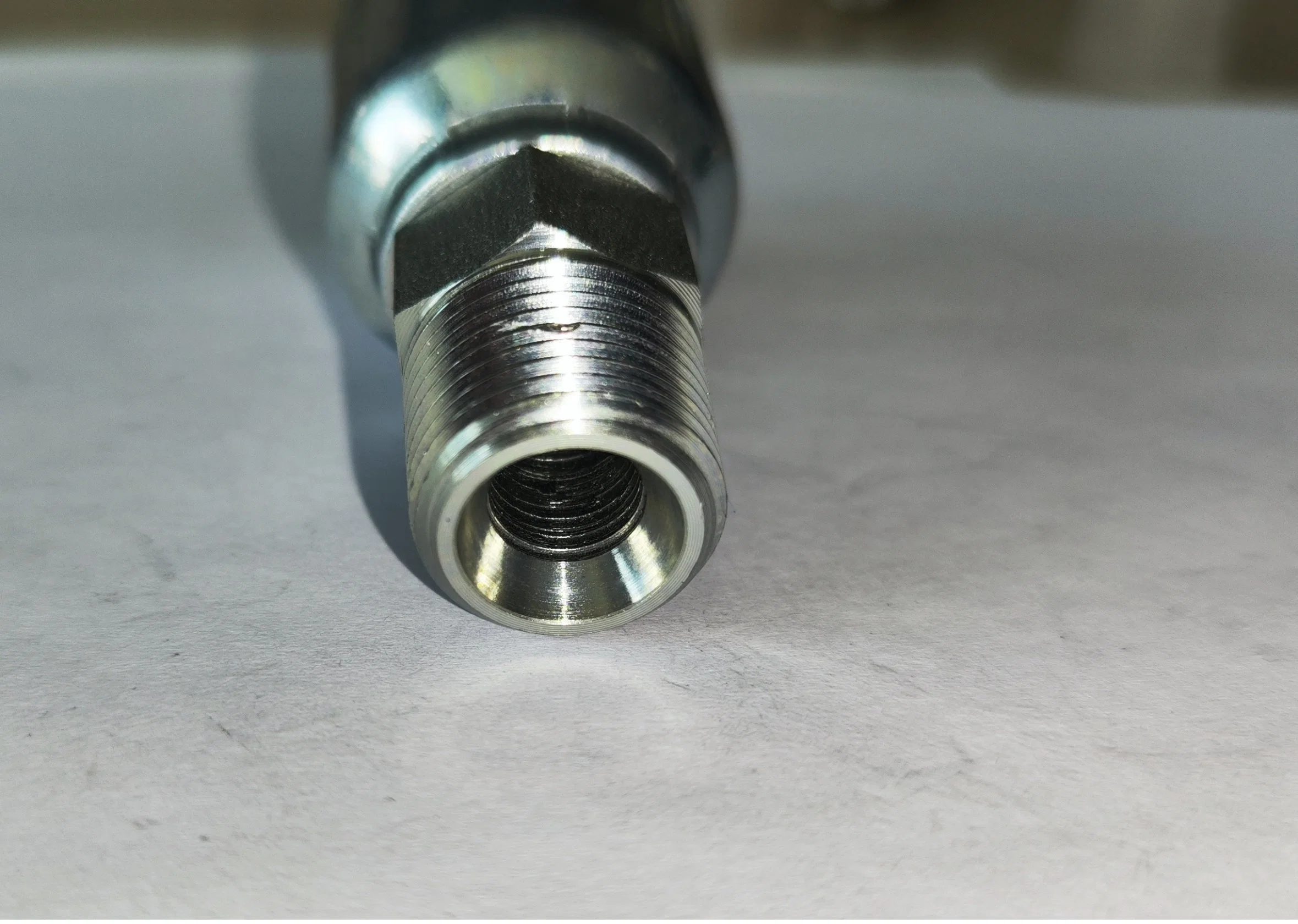 Straight One-Piece Hydraulic Fitting NPT Male Non-Skive Joint Connector