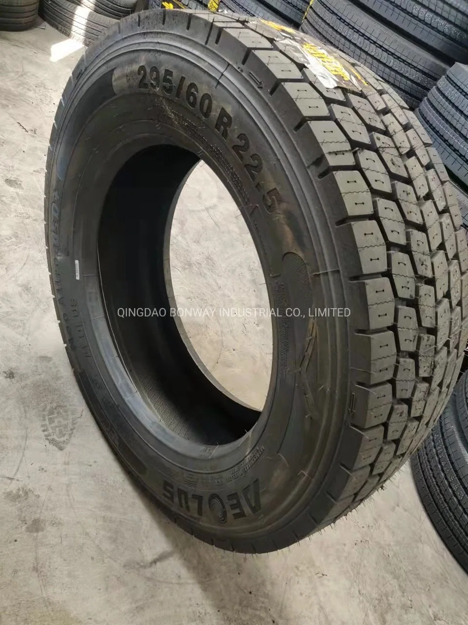 Fabricant de pneus Aeolus de qualité supérieure pour camions et bus en Chine. Pneus radiaux 285/75r24.5, 12r22.5, 315/70r22.5, 9r22.5, 295/80r22.5, 11r22.5, 1200r20. Usine de pneus appartenant à l'État.