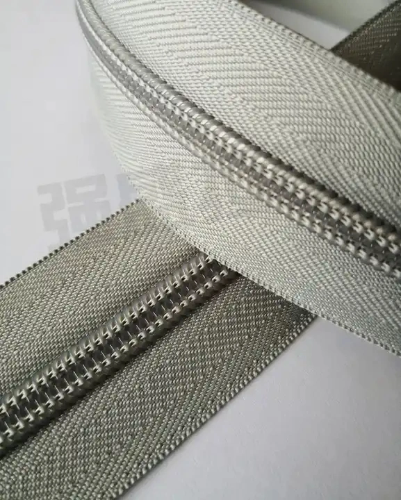 Zipper Factory Hot Sale #5 #7 Long Chain Waterproof Nylon Zipper for Bags Tent Garments Textile Sleeping Bags