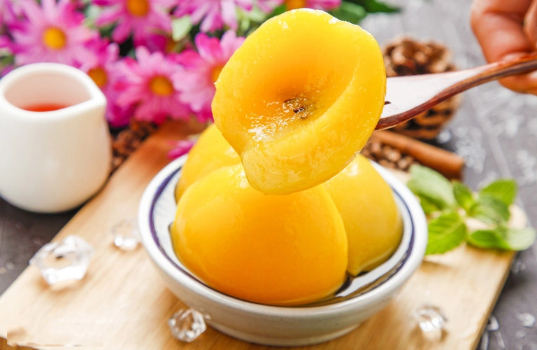 High Quality Sweety Canned Yellow Peaches Halved for Cake