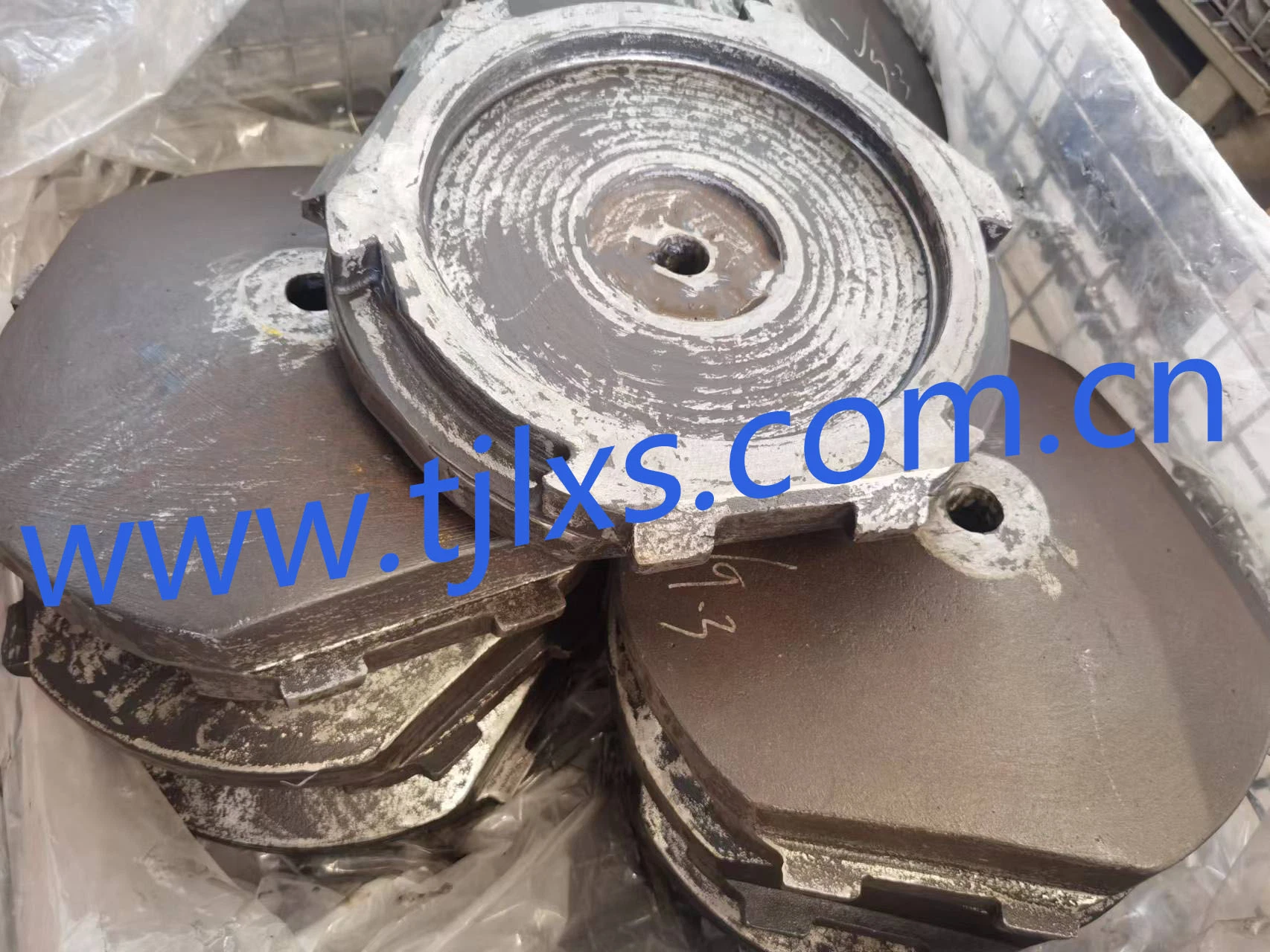 Wholesale/Supplier High Chrome/Manganese Steel Vertical Shaft Mining Crusher Wear Plate Casting Cr26+