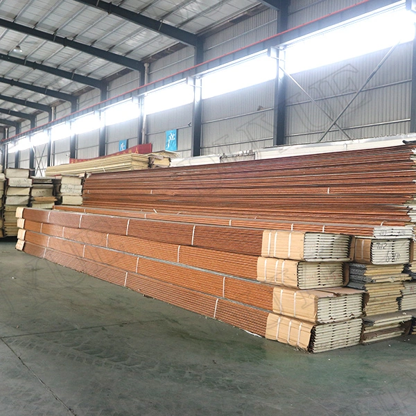 Brown Exterior Composite Wall Cladding Aluminum Foil Al-Zn Surface Polyurethane Sandwich/Self Clean Room Panel/Deco Insulating Board/Siding