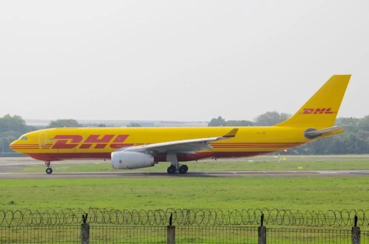 وكيل الشحن الجوي من الباب إلى الباب بواسطة DHL من شينزين إلى مملكة البحرين