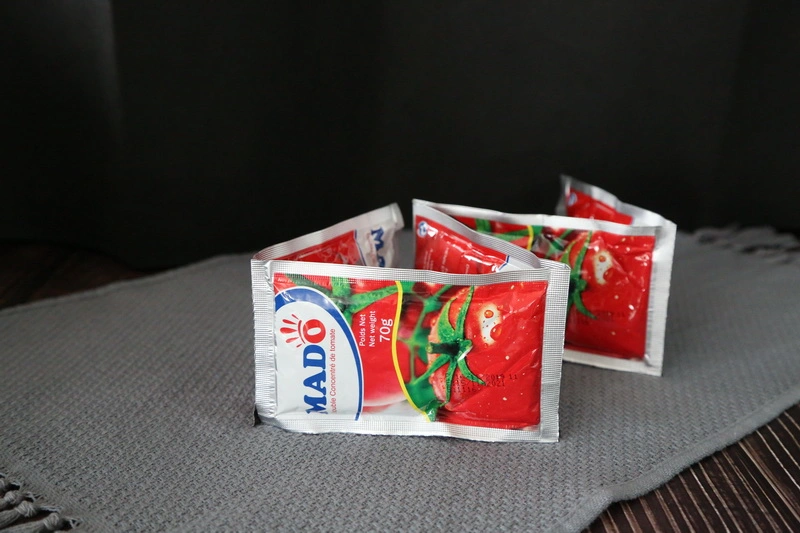 Italian Canned Tins Tomato Paste in 70g Sachet From Manufacturer with ISO Certificate