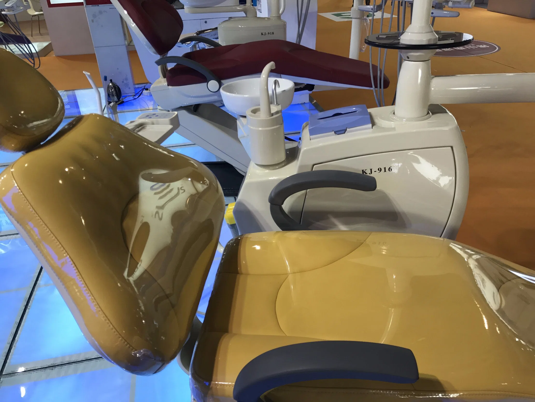 Heißer Verkauf Hochwertige Touchscreen Ce Approved Dental Unit Mit LED-Sensor-Leuchte