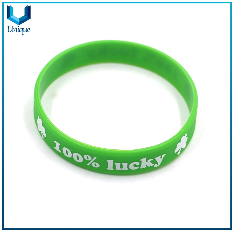 Cheaap cadeau promotionnel gratuit bracelet, un logo personnalisé Cadeau souvenir bracelet en silicone