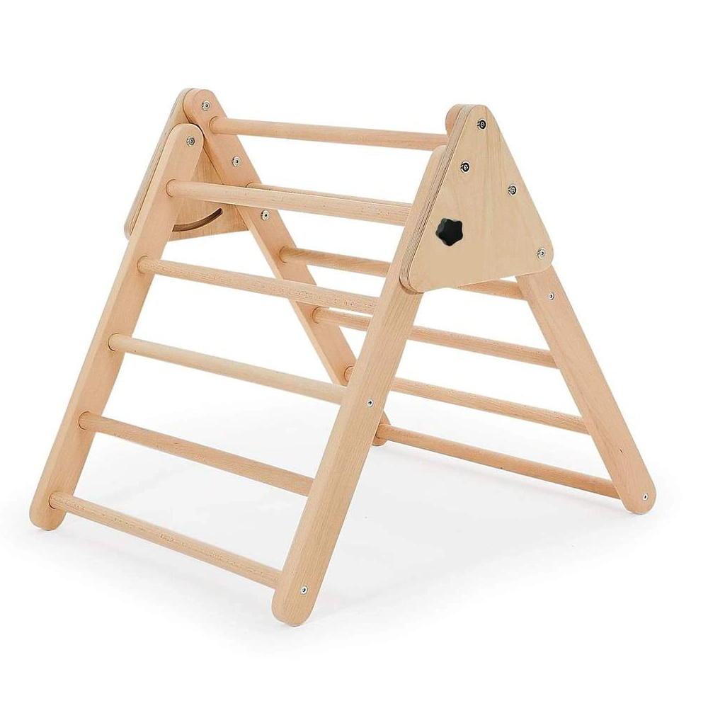 A madeira maciça cadeira de balanço e placa de escalada para crianças com brinquedos