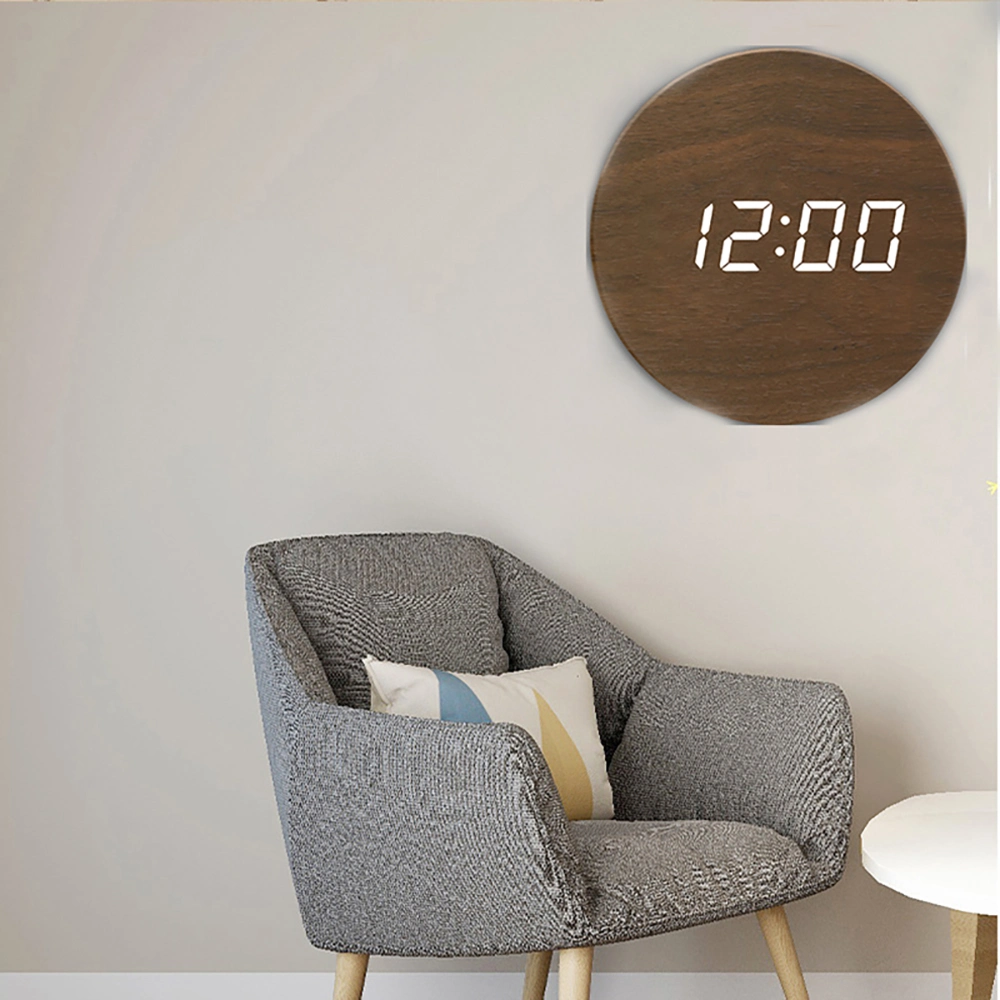 Horloge à LED en bois simple pour l'utilisation d'un aîné Décorateur maison Horloge