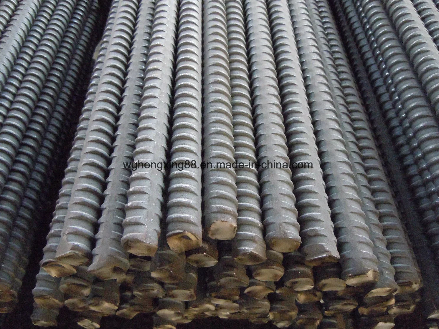 Hot Rolled Reinforced Deformed Steel Bar, HRB335 HRB400, Made in China