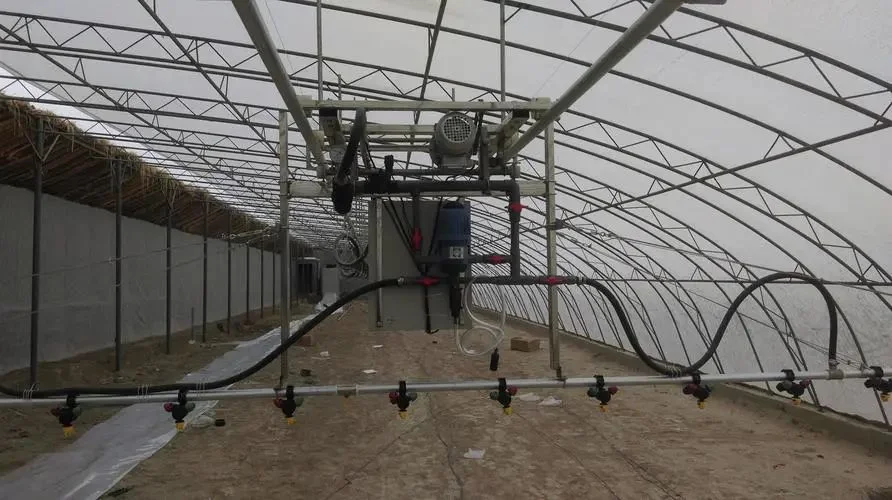 Multi Span Po/ PE Film Agricultural Greenhouse with Hydroponics Aquaponics System China Supplier for for Vegetables/Garden Green House