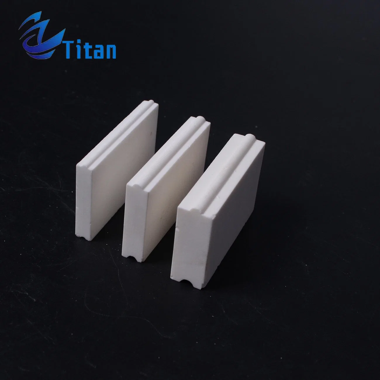 High Hardness Ceramic 92% 95% Al2O3 Alumina Wear Lining Brick for Chemical, Petroleum