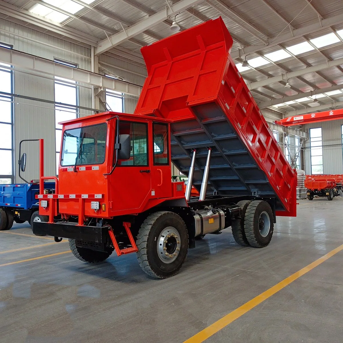 18 T Dump Truck for Mining or Construction - Heavy-Duty off-Road Mining Dump Truck