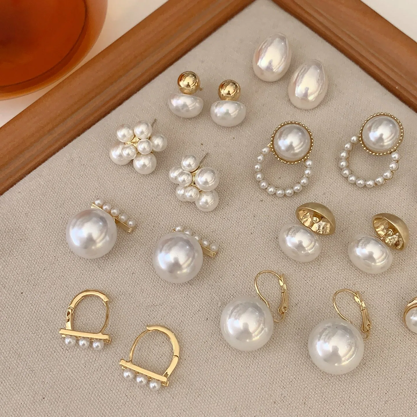 2023 New Arrival Touch of Luxury Elegance French-Inspired Pearl Earrings