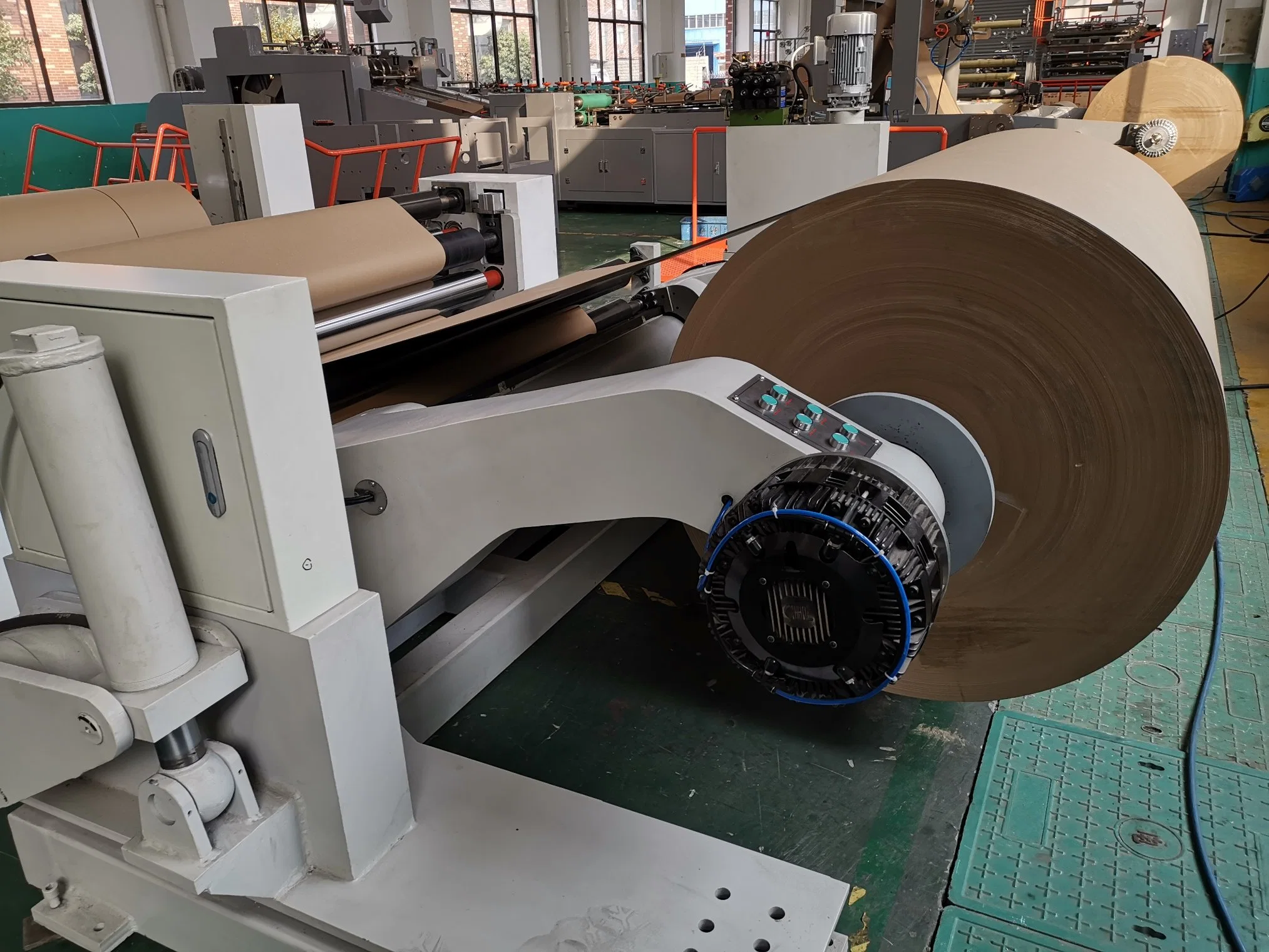 Jumbo Roll Automatic Paper Cutting Machine for Paper Handle Bag