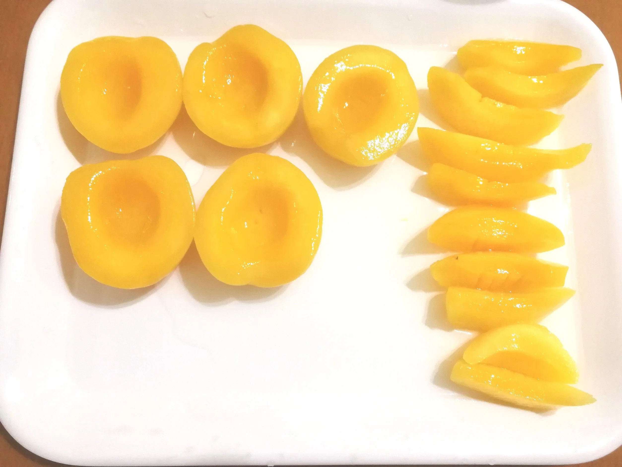 Tinned Fruit Canned Yellow Peach Halves in Lt. Syrup in Top Quality