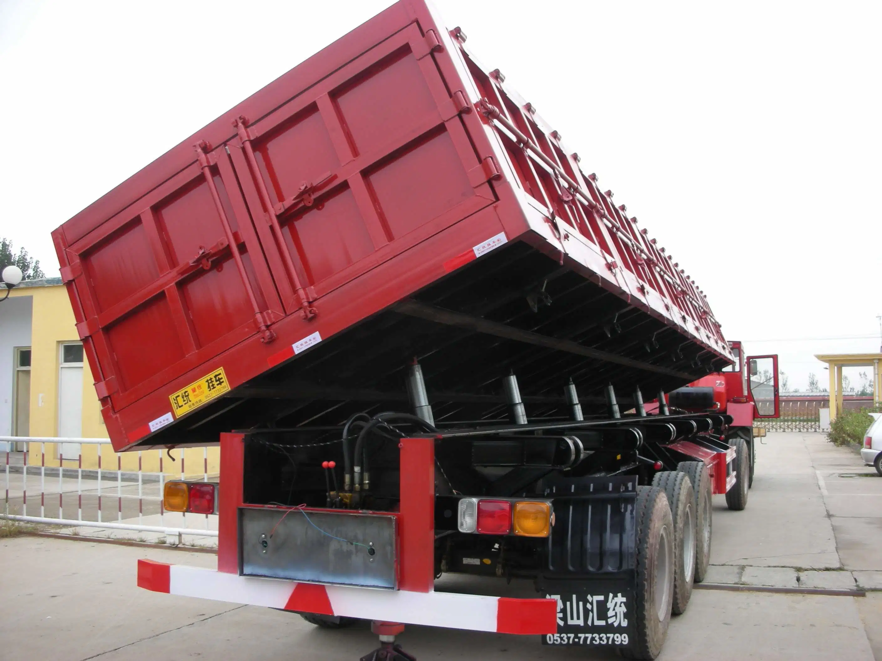 Side Lifting Dumping Trailer Truck, Side Lifter, Side Hydraulic Cylinder Lifing Dump Trailer for Coal Mining, Heavy Loading Semitrailer 3 Axles 4 Axis for Sale