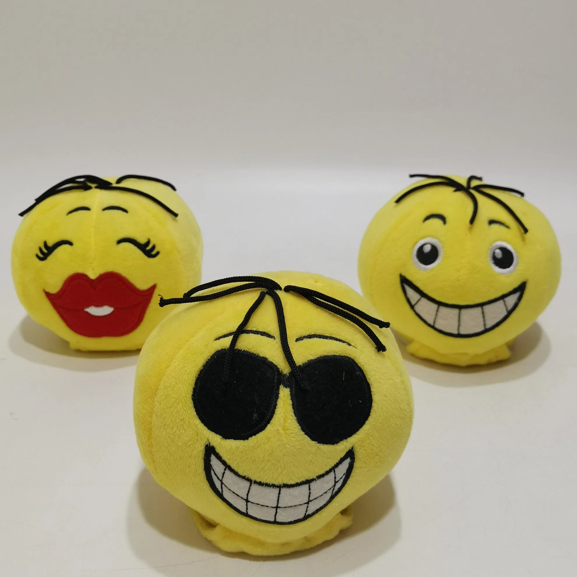 Amazon Hot Point de vente et l'enregistrement d'agitation Emoji peluche pour enfants jouer avec d'autres BSCI Factory