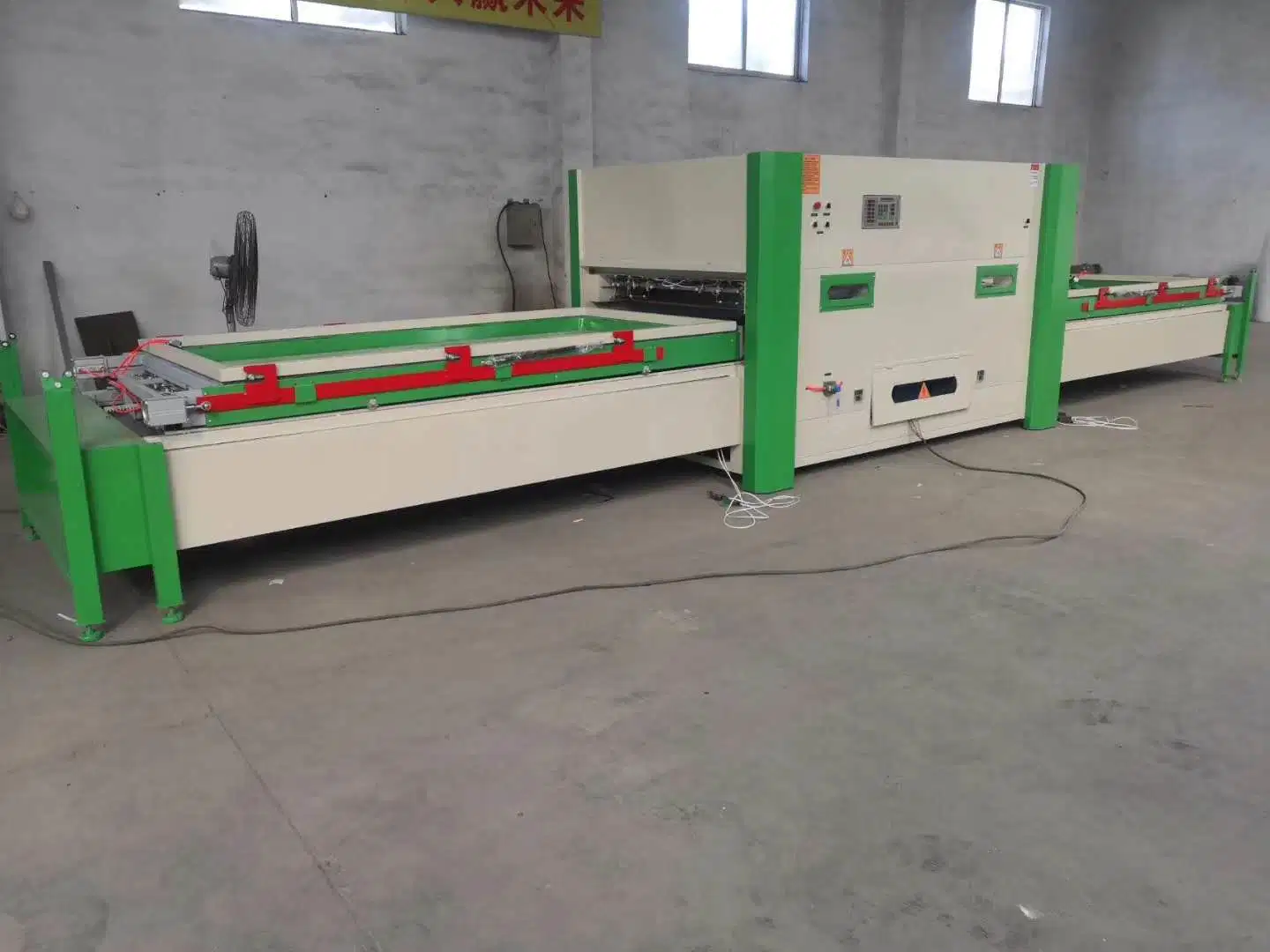 Full Automatic Double Position Vacuum Laminating Machine Will Cover All Kinds of PVC Film on Cabinet Doors, Sliding Doors, Cabinets, and Other Board Furniture