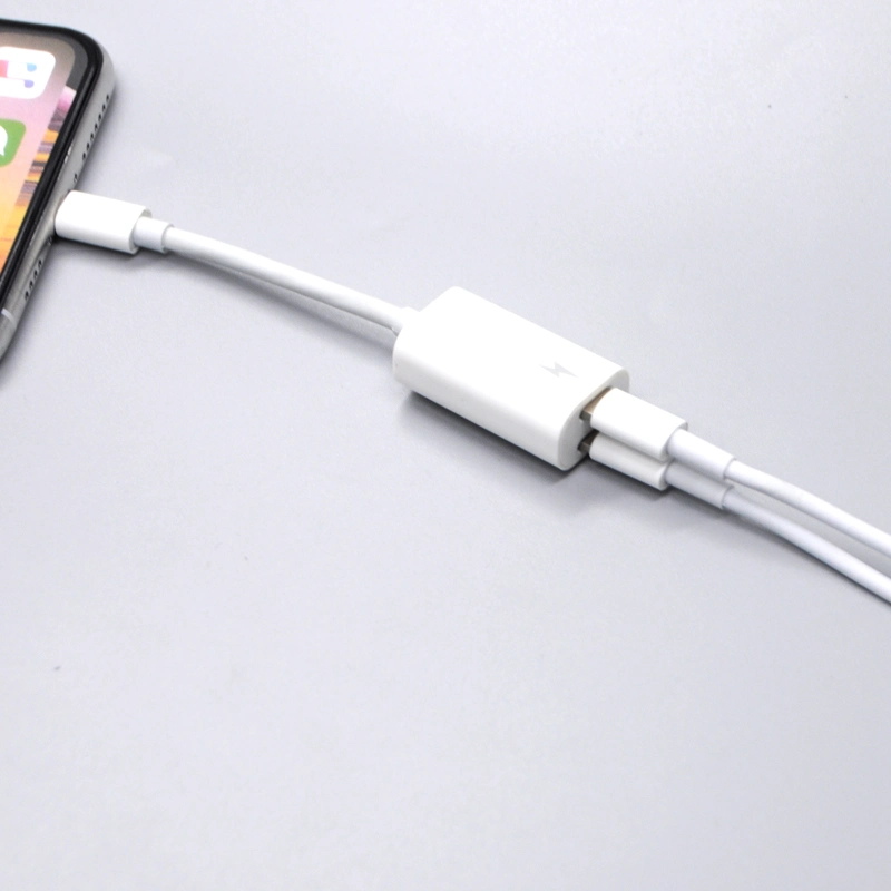 Fabricante profesional de carga de la llamada 2 en 1 auxiliar de carga de audio Splitter Adaptador de auriculares para iPhone 8 más 7 7PLUS X 10 XR