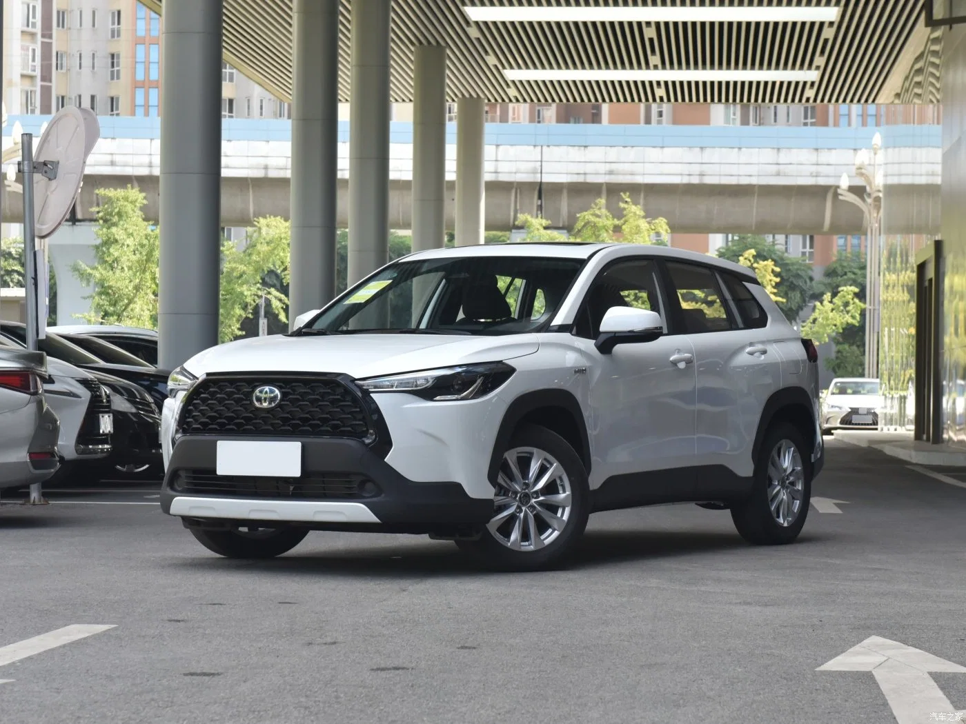 Usado Nuevo Toyota Corolla Cruz 2023 2,0L 152HP híbrido Twin Motor Pioneer Flagship 2023 Corolla Cross 2023 2,0L 171HP combustible Buque insignia pionero